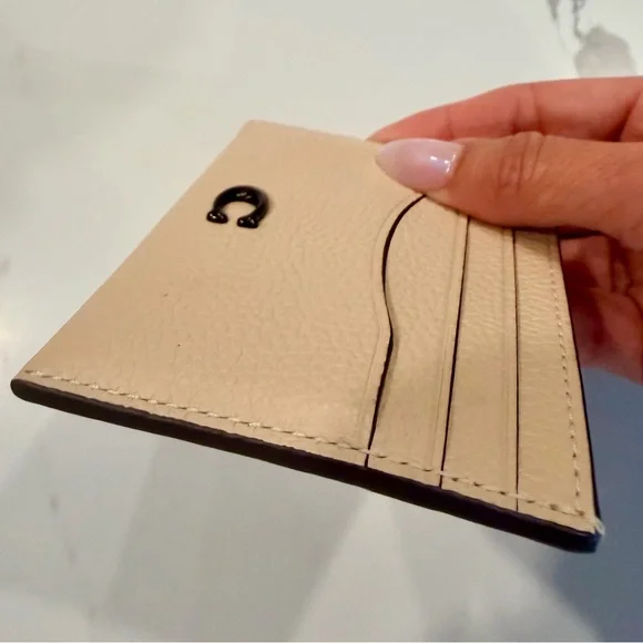 Coach Pebbled Leather Card Case Holder in Cream with Black 'C' Logo NWOT - Picture 7 of 12